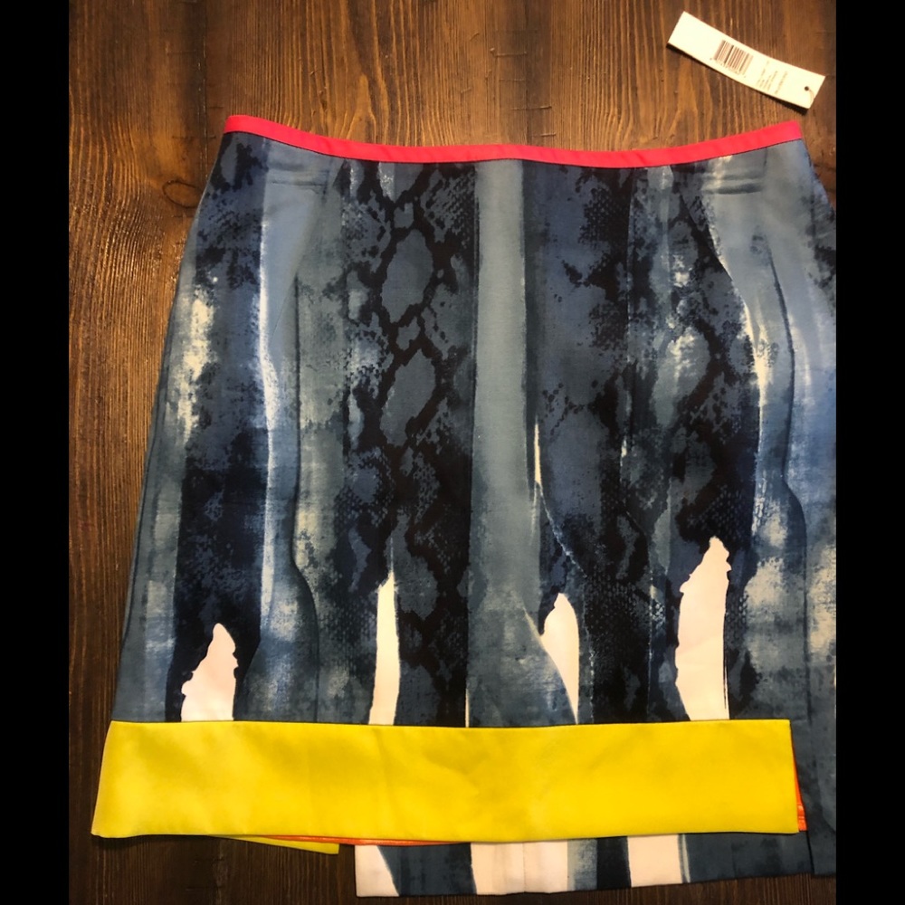 Tahari mini skirt
